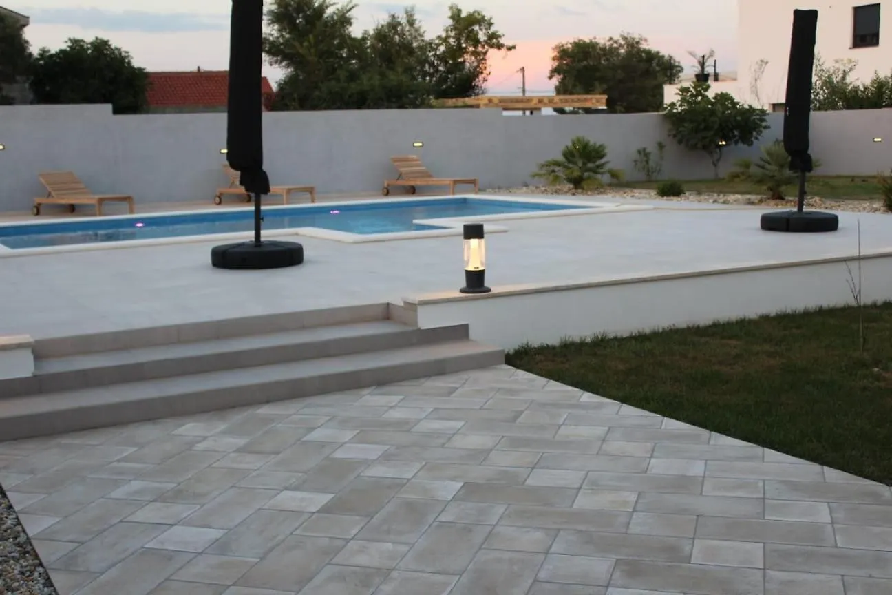 Vila Jela Policnik Villa