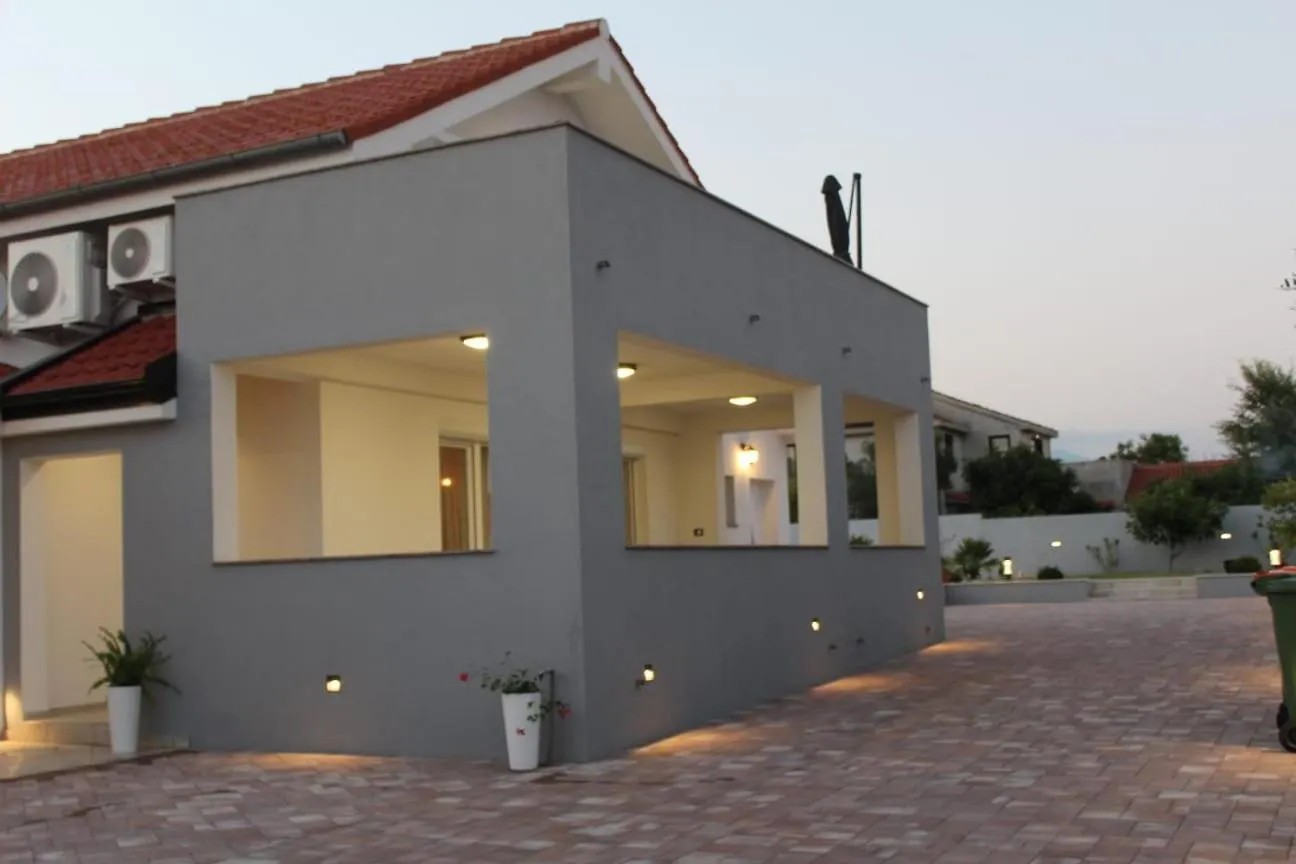Vila Jela Policnik Villa